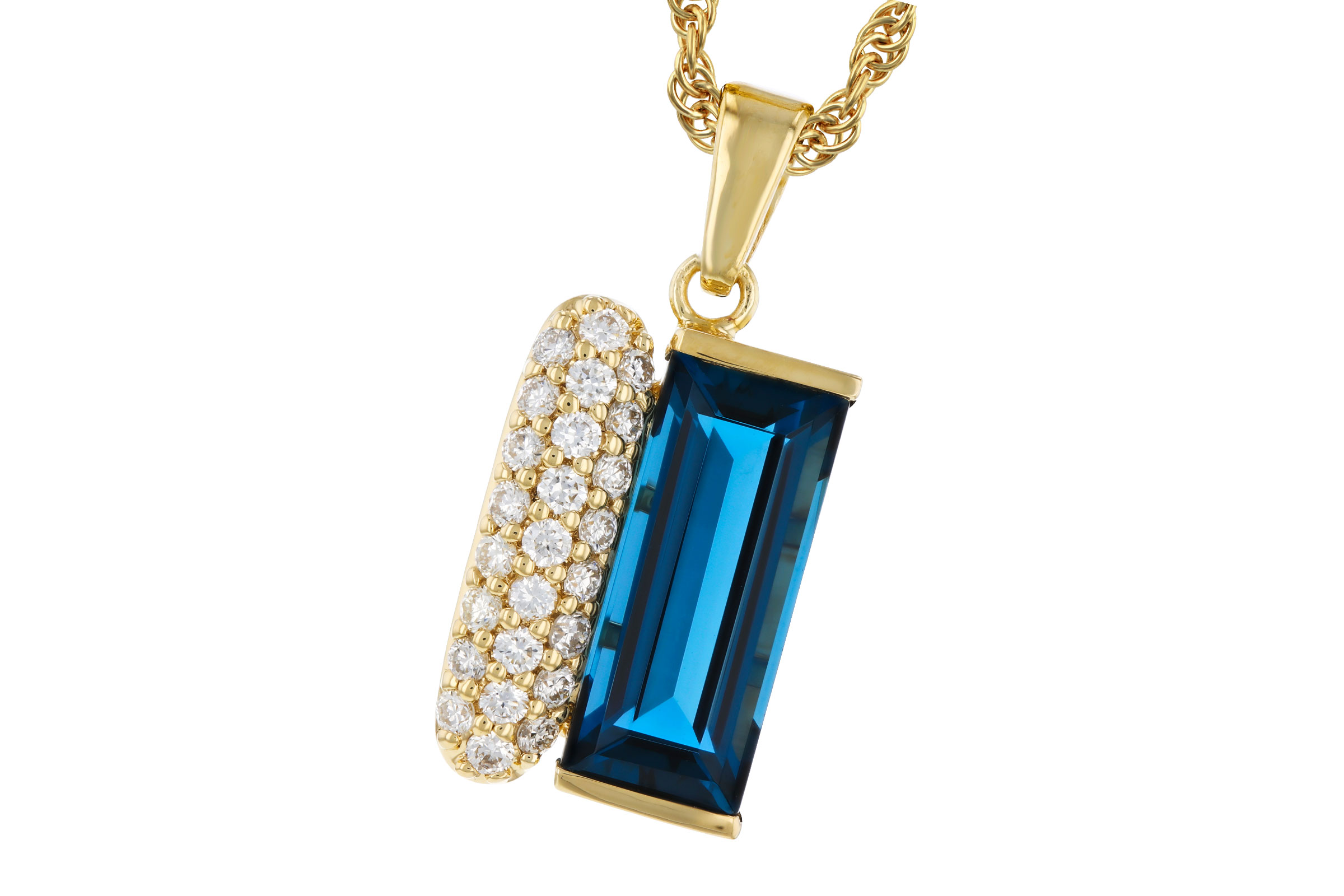 B276-20393: NECK 2.67 LONDON BLUE TOPAZ 2.92 TGW (12x5MM BT)