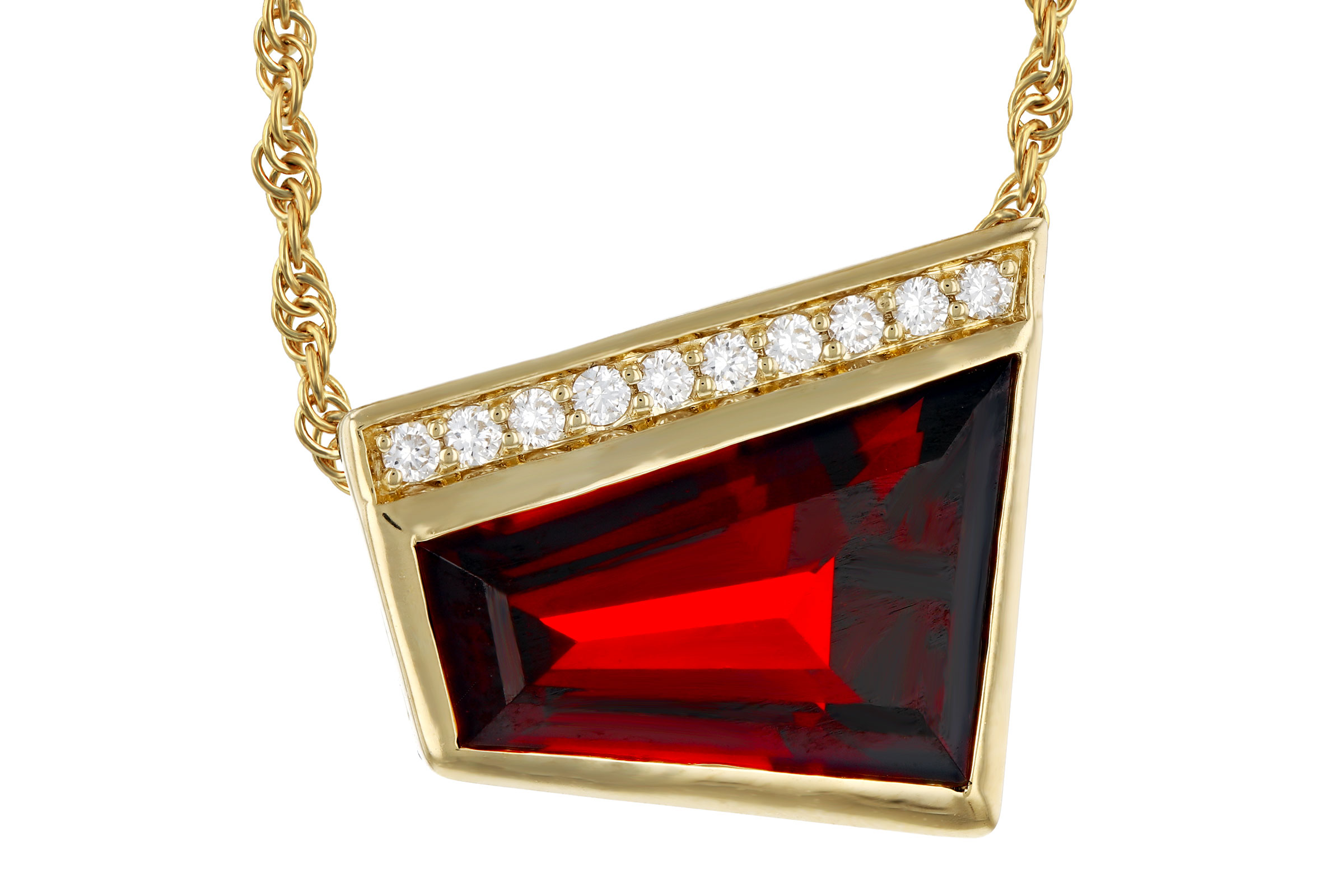 E276-20420: NECKLACE 3.92 GARNET 4.00 TGW