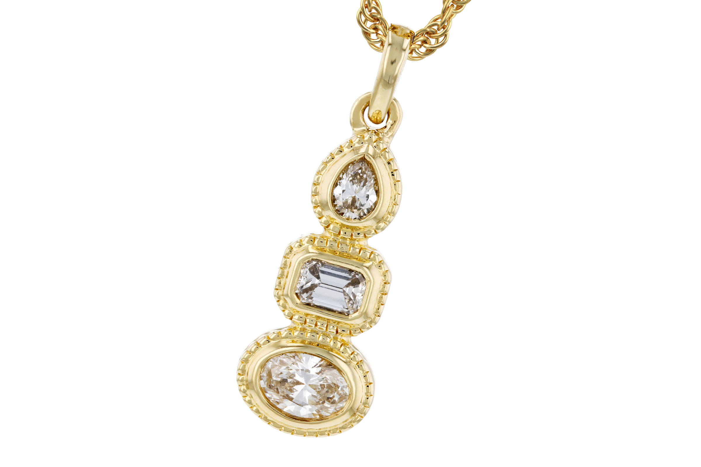 G276-20447: NECKLACE .34 TW FANCY CUT DIAMONDS